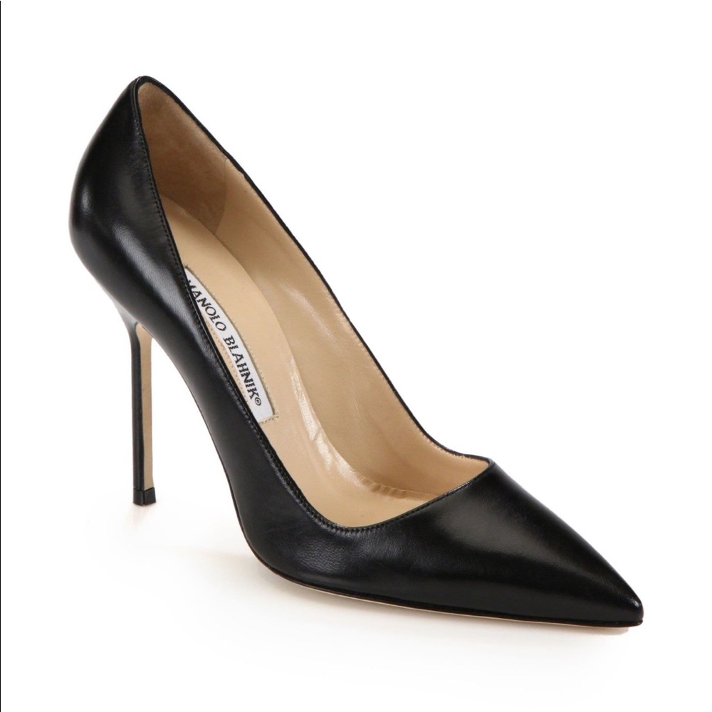 Manolo Blahnik BB105 Black leather pumps.
